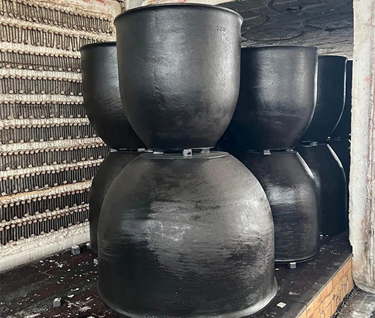 large graphite crucibles highlights